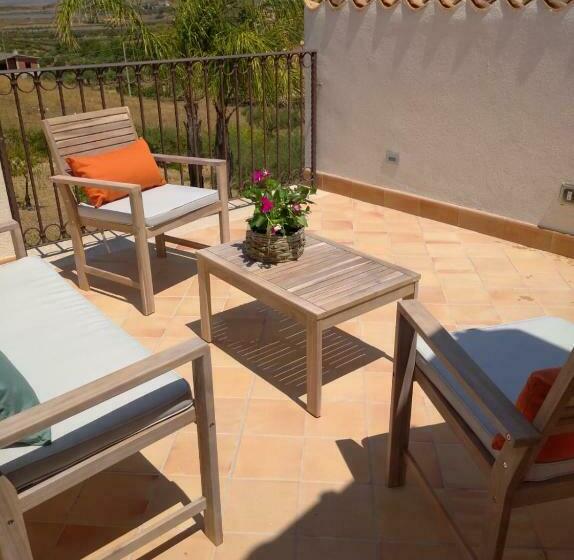 Le 3 Rose Apartments