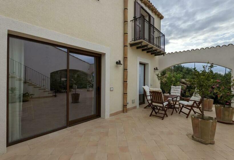 Le 3 Rose Apartments