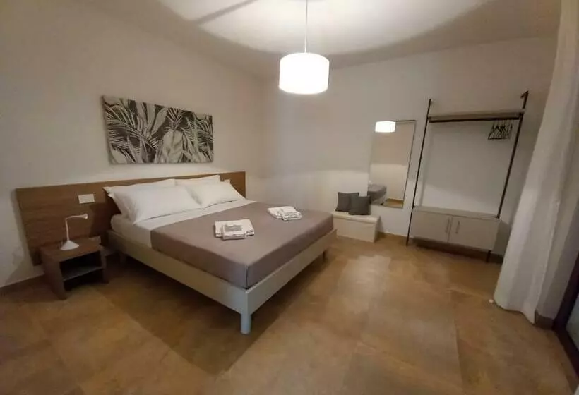 Le 3 Rose Apartments