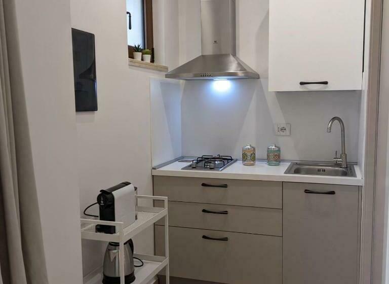 Le 3 Rose Apartments