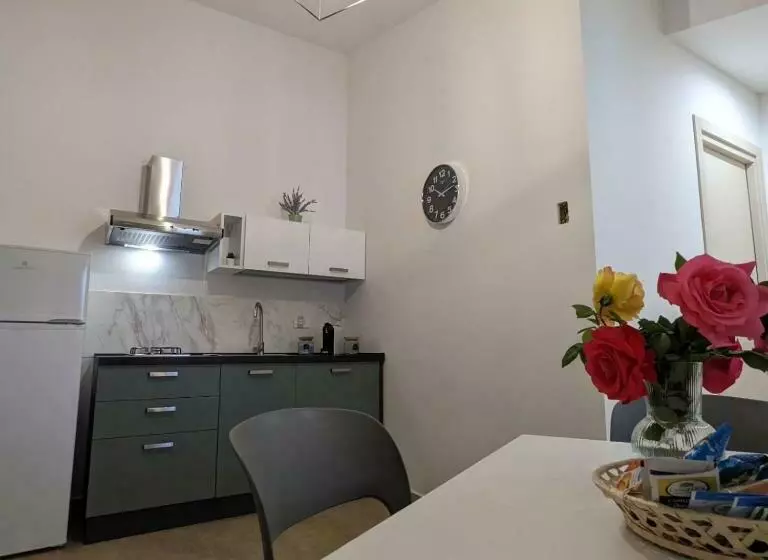 Le 3 Rose Apartments