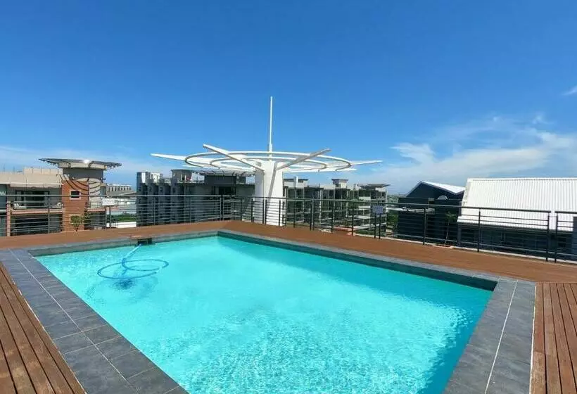 Pristine King Size Bed Apartment In Secure Complex
