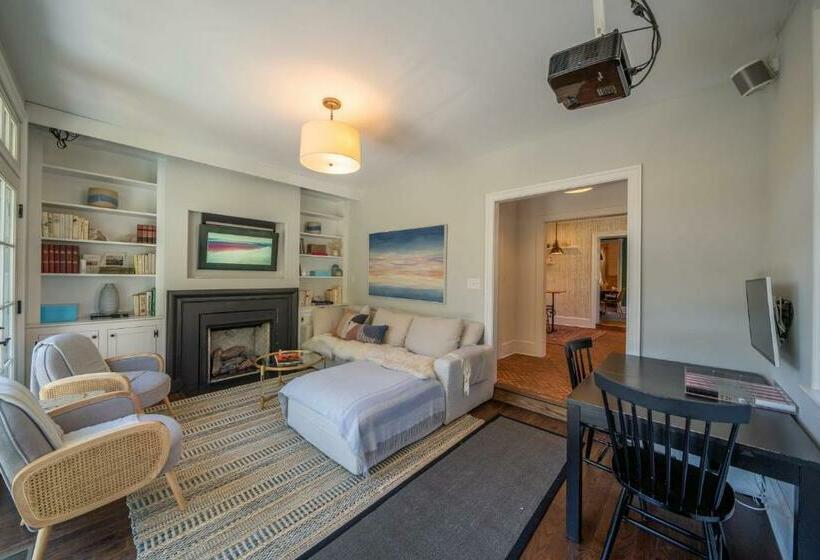 The Walton House   Historic 3bd 2 5ba With Parking