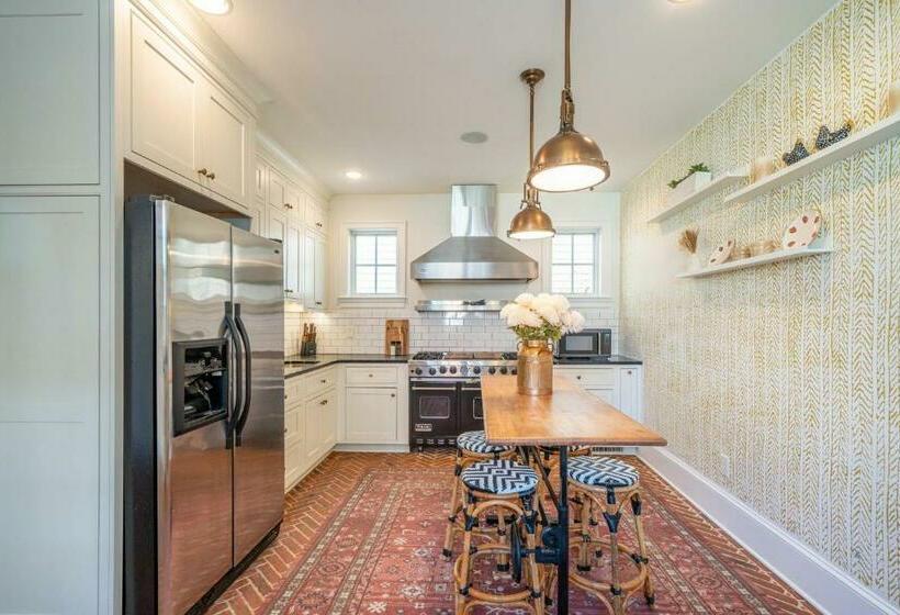 The Walton House   Historic 3bd 2 5ba With Parking