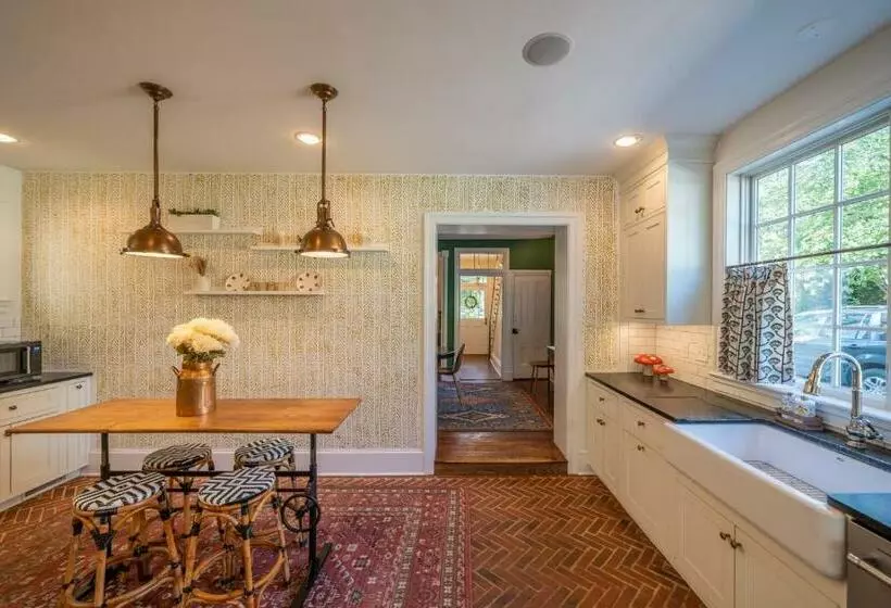 The Walton House   Historic 3bd 2 5ba With Parking