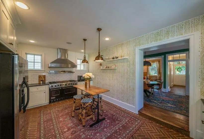 The Walton House   Historic 3bd 2 5ba With Parking