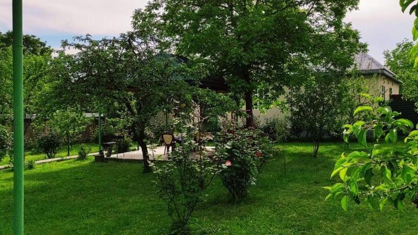 Xan Guests House Vendam