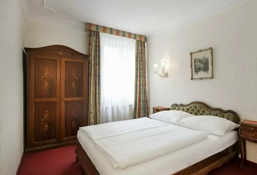 تختخواب و صبحانه Pension Suzanne