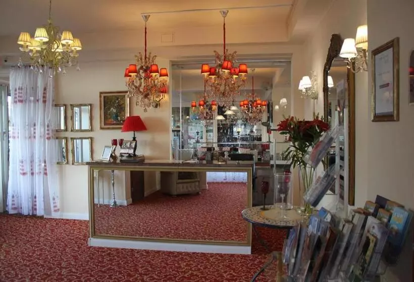 Hotelli Al Faro Lodge Am See