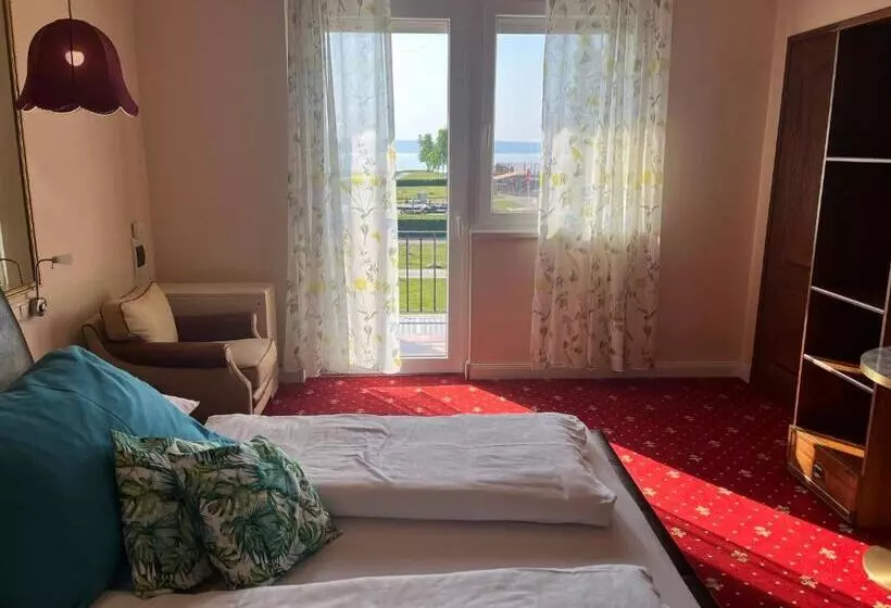 Hotelli Al Faro Lodge Am See