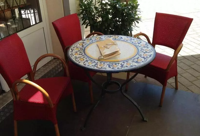 Hotelli Al Faro Lodge Am See