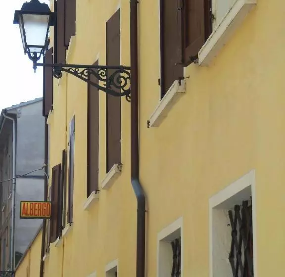 هتل Ariosto Centro Storico