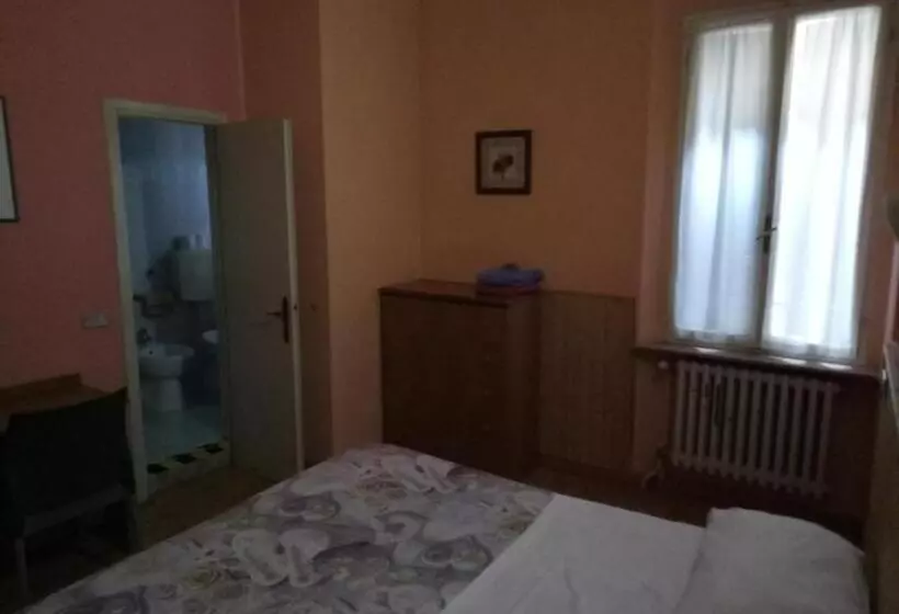 هتل Ariosto Centro Storico