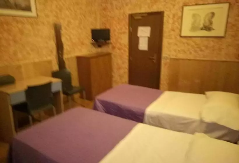 هتل Ariosto Centro Storico