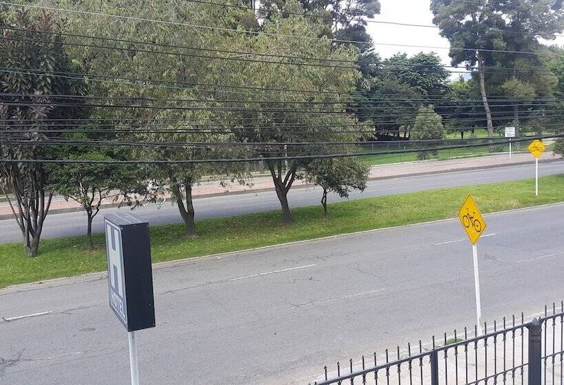 هتل Elite Del Parque Bogota