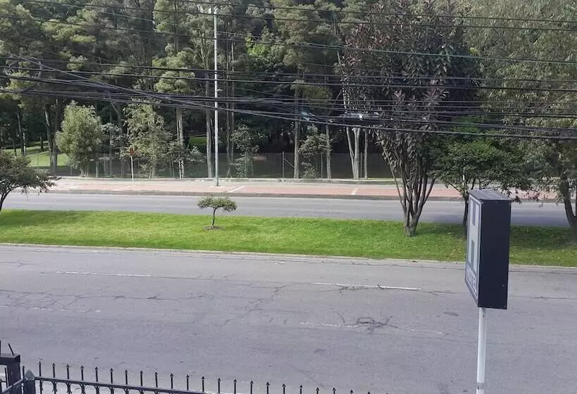 هتل Elite Del Parque Bogota