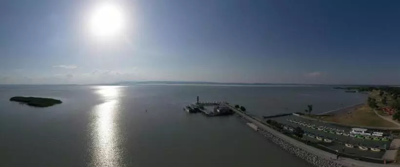 Hotelli Gästehaus Und Weinbau Zur Wiederkehr Strudler