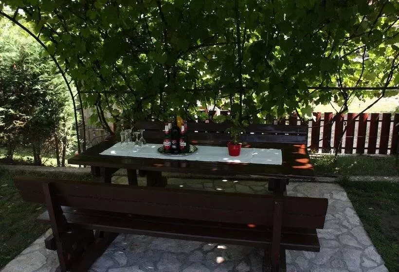 בית מלון כפרי House Hodak