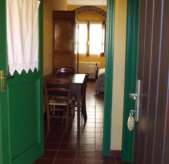 호텔 La Pulledraia Del Podere Montegrappa