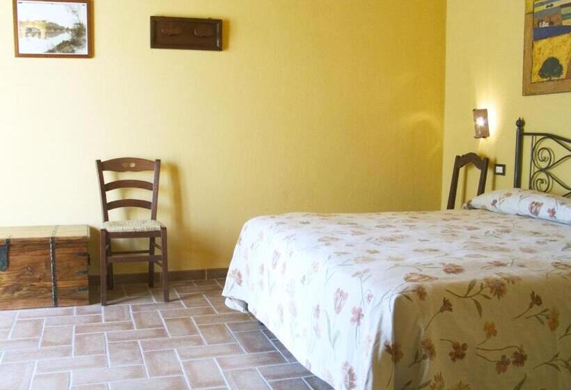 호텔 La Pulledraia Del Podere Montegrappa