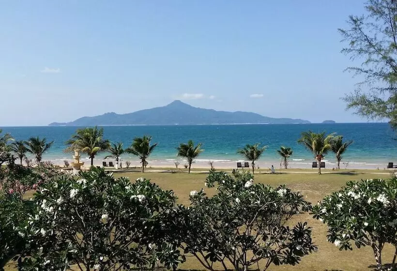 Отель Sari Pacifica Resort & Spa Sibu Island