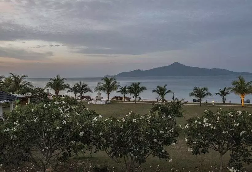 Отель Sari Pacifica Resort & Spa Sibu Island