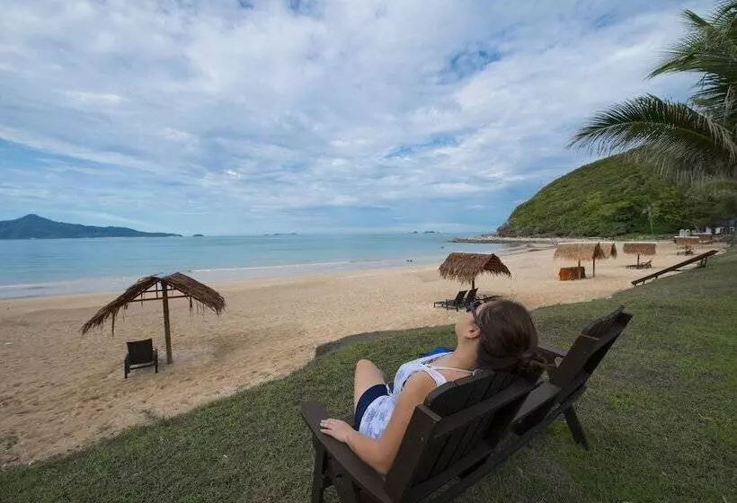 Отель Sari Pacifica Resort & Spa Sibu Island