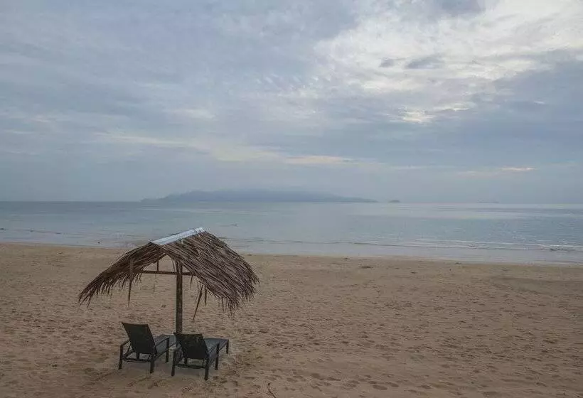 Отель Sari Pacifica Resort & Spa Sibu Island