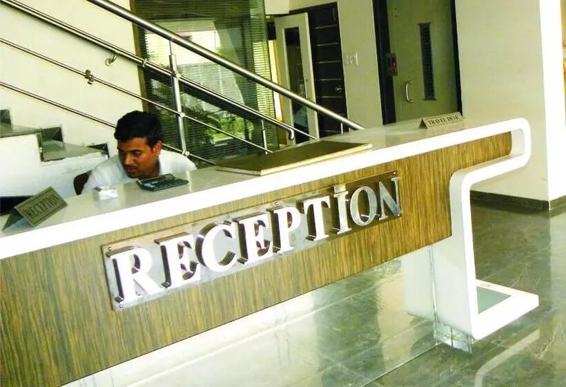 Hotelli Shradha Saburi Palace