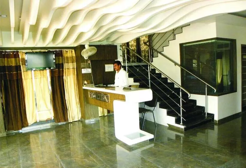 Hotelli Shradha Saburi Palace