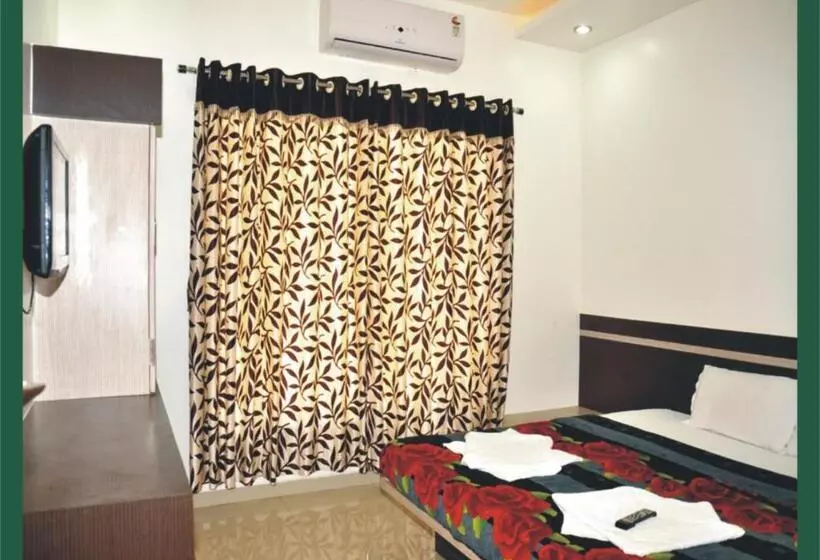 Hotelli Shradha Saburi Palace