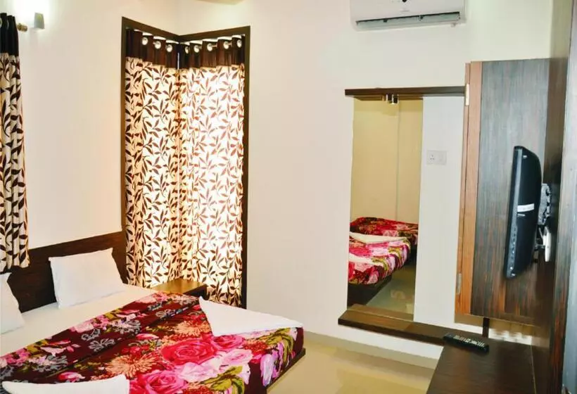 Hotelli Shradha Saburi Palace