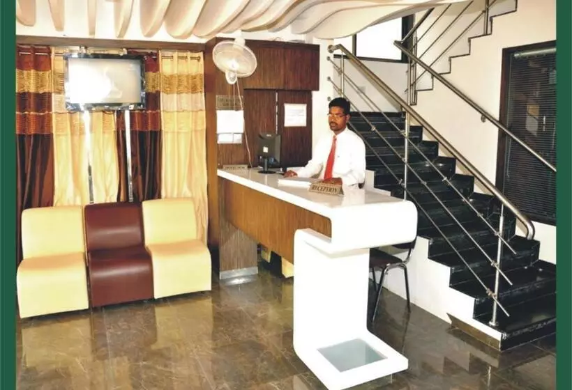 Hotelli Shradha Saburi Palace