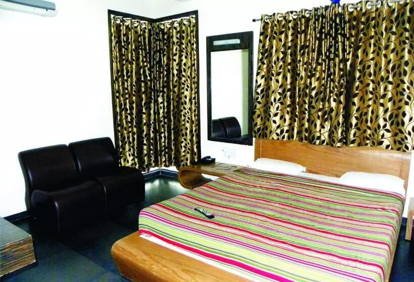 Hotelli Shradha Saburi Palace