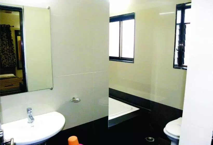 Hotelli Shradha Saburi Palace