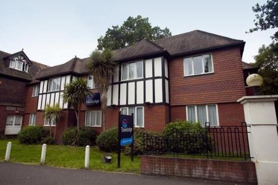 Hotel Travelodge Walton on Thames
