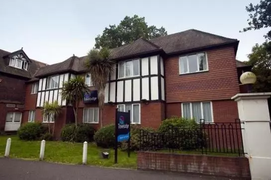 Hotel Travelodge Walton on Thames