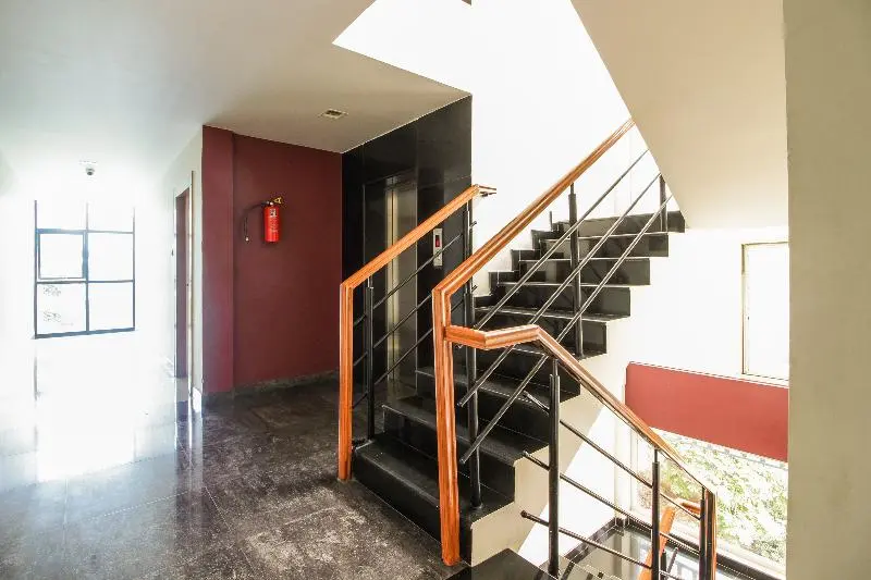 Hotel White Parrot