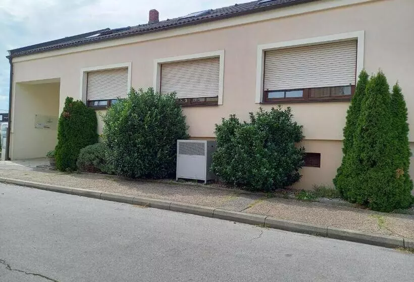 Pansiyon Weingut Gastehaus Palkowitsch