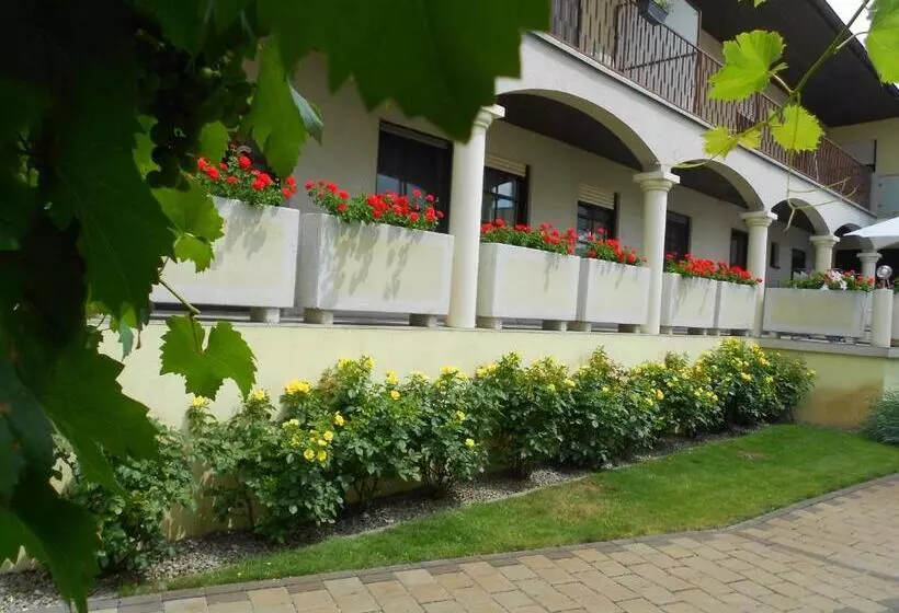 Pansiyon Weingut Gastehaus Palkowitsch