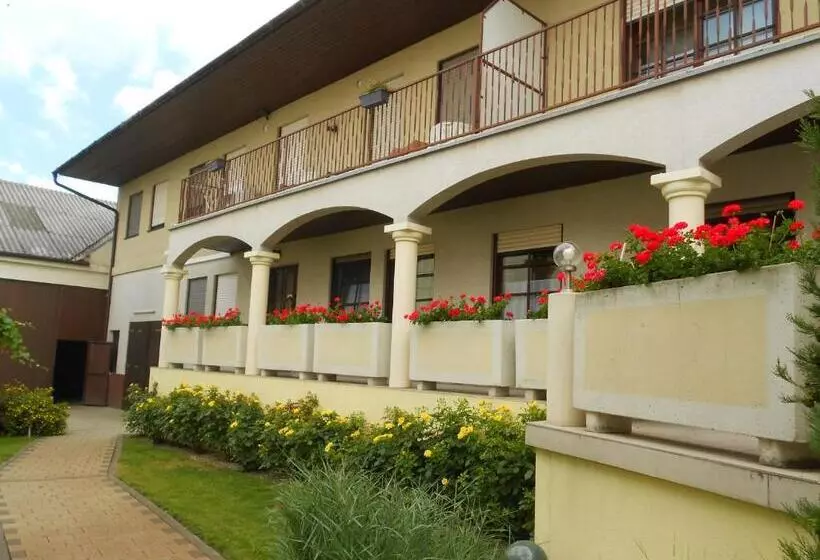 Pansiyon Weingut Gastehaus Palkowitsch