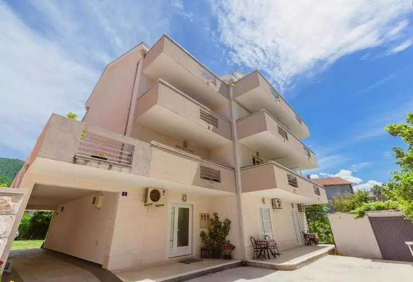 Rosic Apartments Tivat