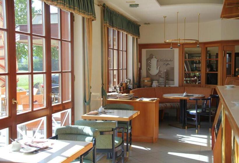 Simon   Hotel & Café