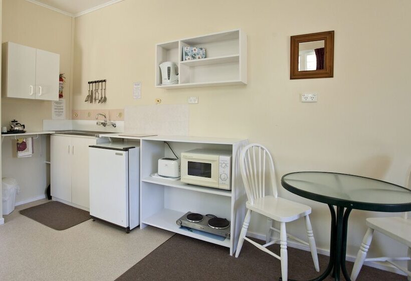 The Station House Motel