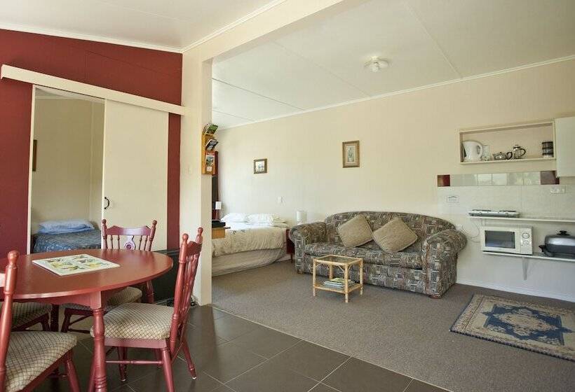 The Station House Motel