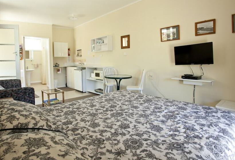 The Station House Motel