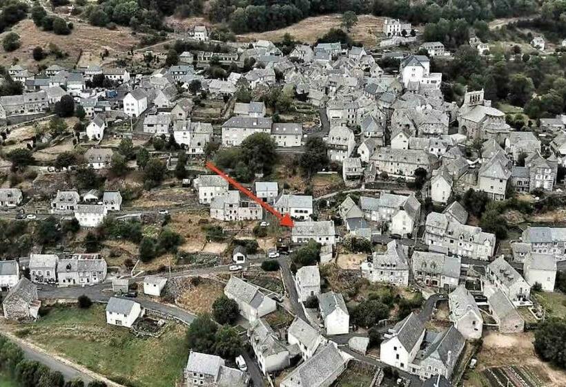 Maison De Village Avec Terrasse Et Jardin Saint Urcize