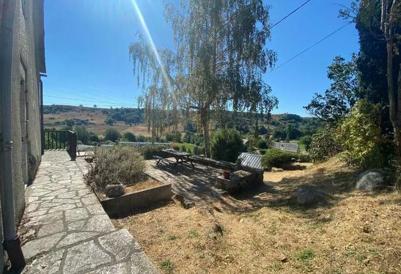 Maison De Village Avec Terrasse Et Jardin Saint Urcize