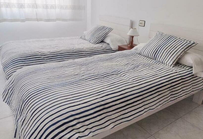 Piso Céntrico En Sanxenxo. Silgar A 2 Min Andando