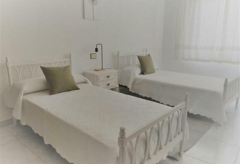 Piso Céntrico En Sanxenxo. Silgar A 2 Min Andando